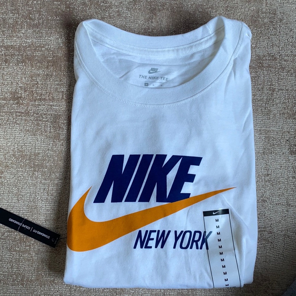 Nike Standard Fit Tee Shirt